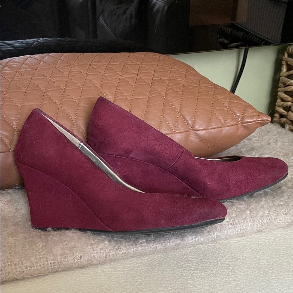 Dexter Maroon Wedge Shoes
